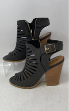 Load image into Gallery viewer, Dolcetta Womens Jodi Black Leather Block Heel Side Zip Strappy Sandals Size 7 M