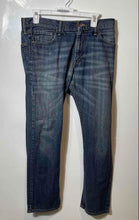 Load image into Gallery viewer, Levi Strauss & Co. Mens Blue Cotton 5-Pocket Design Straight Jeans Size W32x30L