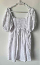 Load image into Gallery viewer, Old Navy Womens White Puff Sleeve Sweetheart Neck Pullover Swing Dress Size XS