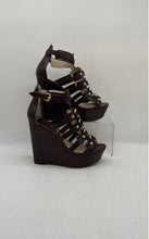 Load image into Gallery viewer, Michael Kors Womens Brown Heels Size 6M