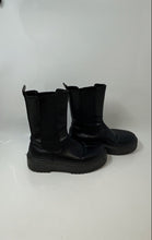 Load image into Gallery viewer, Asos Womens Black Leather Closed Toe Pull On Ankle Chelsea Boots Size 6