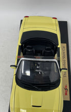 Load image into Gallery viewer, Maisto Special Edition Thunderbird Show Convertible Diecast Model Car