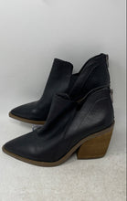 Load image into Gallery viewer, Vince Camuto Womens Black Leather Pointed Toe Ankle Boots Size 9.5M