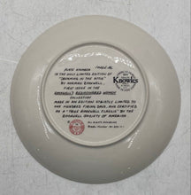 Load image into Gallery viewer, Set Of 2 Pcs Assorted Collector Plates With Certificates Of Authenticity