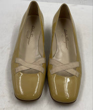 Load image into Gallery viewer, Authentic Salvatore Ferragamo Womens Beige Block Pump Heels Size 11B Damaged
