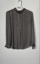 Load image into Gallery viewer, J.Crew Womens White & Black Printed Silk Long Sleeve Blouse Top Size 0