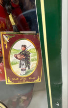 Load image into Gallery viewer, Geppeddo Of The World Chinese Porcelain Traditional Attire Girl Doll With Box