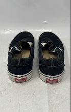 Load image into Gallery viewer, Vans Unisex Classic Black Round Toe Slip-On Sneakers Shoes Size W7.5 M6