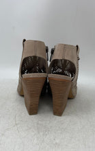 Load image into Gallery viewer, Vince Camuto Womens Kimora Beige Leather Cutout Shield Ankle Booties Size 5M