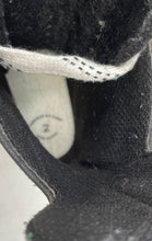 Load image into Gallery viewer, CCM Unisex Kids 92 Black Proformance Blade Lace-Up Ice Hockey Skates Size 2