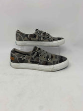 Load image into Gallery viewer, Blowfish Malibu Womens Gray Brown Camouflage Lace-Up Sneaker Shoes Size 9
