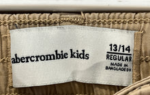 Load image into Gallery viewer, Abercrombie Kids Boys Beige Flat Front Zip Pockets Cargo Shorts Size 13/14