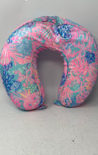Load image into Gallery viewer, Lilly Pulitzer Multicolor Splendor In the Sand Lightweight Travel Neck Pillow
