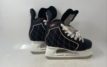 Load image into Gallery viewer, Hespeler Kids Rogue Black Lcae-Up Recreational Ice Skate Shoes Size 5J