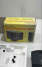 Load image into Gallery viewer, RadioShack Safe House 49-310 Invisible Pulsed Beam Infrared Photorelay/Alarm