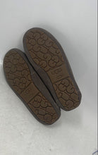 Load image into Gallery viewer, UGG Womens Dakota Gray Suede Fur Lined Round Toe House Moccasin Slippers Size 9