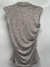 Load image into Gallery viewer, Vince Camuto Womens Gray Printed Sleeveless Ruched Blouse Top Size Small