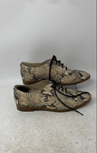 Load image into Gallery viewer, Cole Haan Womens Modern Classic Beige Black Snakeskin Print Oxford Shoes Size 8B