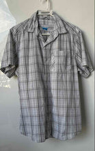 Load image into Gallery viewer, Columbia Mens Gray Plaid Print Omni-Wick Short Sleeve Button-Up Shirt Size Small