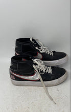 Load image into Gallery viewer, Nike Mens SB Blazer Mid Pro GT FN4182-001 Black White Leather Running Shoes Sz 7