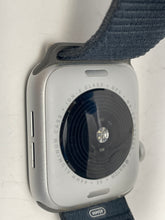 Load image into Gallery viewer, Apple Watch Serie SE 44mm Power On / Locked For Parts (NCL)
