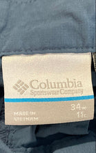 Load image into Gallery viewer, Columbia Mens Blue Flat Front Slash Pockets Cargo Shorts Size 34W 11L