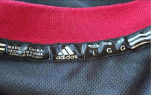 Load image into Gallery viewer, Adidas Boys Black Miami Heat Dwyane Wade #3 Sleeveless V-Neck NBA Jersey Size L