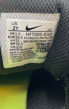 Load image into Gallery viewer, Nike Kids Star Runner 5 HF7005-010 Black Orange Low Top Sneakers Shoes Size 2Y