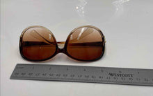 Load image into Gallery viewer, Women's Translucent Brown Sunglasses With Case