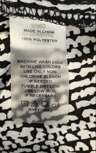 Load image into Gallery viewer, Vince Camuto Womens White Black Printed Short Sleeve Split Neck Blouse Top Sz L