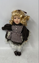 Load image into Gallery viewer, Set Of 2 Pieces Wyndham Lane Heidi & Eric Open Eyes Well Dressed Porcelain Doll