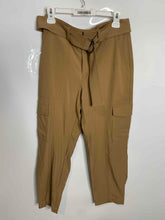 Load image into Gallery viewer, Banana Republic Womens Dark Khaki Flat Front Pockets Belted Cargo Pants Size 6