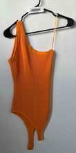 Load image into Gallery viewer, Guess Womens Orange Knitted One-Shoulder Asymmetrical Strap Bodysuit Size M