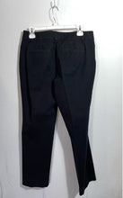 Load image into Gallery viewer, Ann Taylor Womens Black Curvy Straight Leg Cropped Pants Size 10P