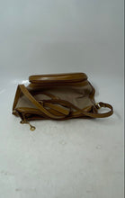 Load image into Gallery viewer, Toledano Womens Beige Leather Inner Pocket Adjustable Strap Crossbody Handbag