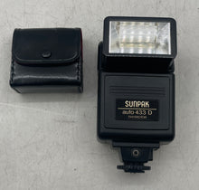 Load image into Gallery viewer, Sunpak Auto 433 D Thyristor Black Electronic Flash For Camera Not Tested