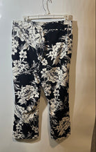 Load image into Gallery viewer, Tahari Womens Black White Floral Flat Front Straight Leg Cropped Pants Size M