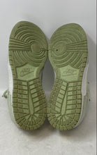 Load image into Gallery viewer, Nike Womens Dunk Low SE DQ7579-300 White And Green Round Toe Sneakers Shoes Sz 9