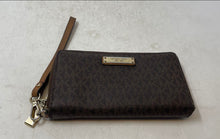 Load image into Gallery viewer, Michael Kors Womens Brown Signature Print Card Holder Zipper Wristlet Wallet