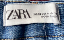 Load image into Gallery viewer, Zara Womens Blue Denim Light Wash Stretch Pockets Skinny Leg Jeans Size 6