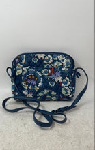 Load image into Gallery viewer, Vera Bradley Womens Multicolor Floral Print Adjustable Strap Crossbody Bag