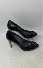 Load image into Gallery viewer, Kenneth Cole Womens Silver Black Leather Slip-On High Pump Heels Size 7.5M