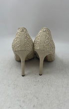 Load image into Gallery viewer, Sam Edelman Womens Hazel Beige Floral Pointed Toe Stiletto Pump Heels Size 7.5