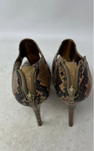 Load image into Gallery viewer, Nine West Womens Poleman Black Brown Snakeskin Print High Platform Heels Sz 7.5