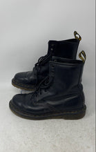 Load image into Gallery viewer, Dr. Martens Womens 11821 Black Leather Lace-Up Combat Boots Size 7