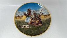 Load image into Gallery viewer, Franklin Mint 5575D Paul Cadle Family Of The Plain Collection Collector Plate