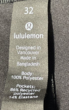 Load image into Gallery viewer, Lululemon Mens Commission Black Flat Front Slash Pockets Chino Pants Size 32