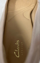 Load image into Gallery viewer, Clarks Womens Calla Beige Leather Slip-On Almond Toe Casual Pump Heels Size 8M