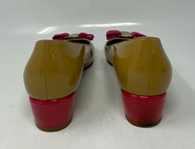 Load image into Gallery viewer, Authentic Salvatore Ferragamo Womens Vara Brown Pump Heels Size 8.5E Worn Sole