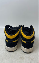 Load image into Gallery viewer, Nike Boys Air Jordan 1 554725-071 Black Yellow Basketball Shoes Size 6.5Y